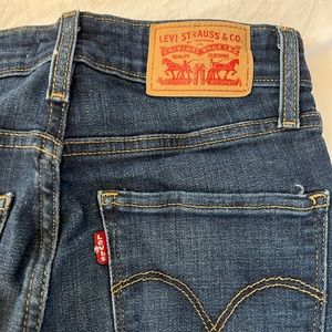 Levi’s 721 High Rise Skinny Jeans size 25